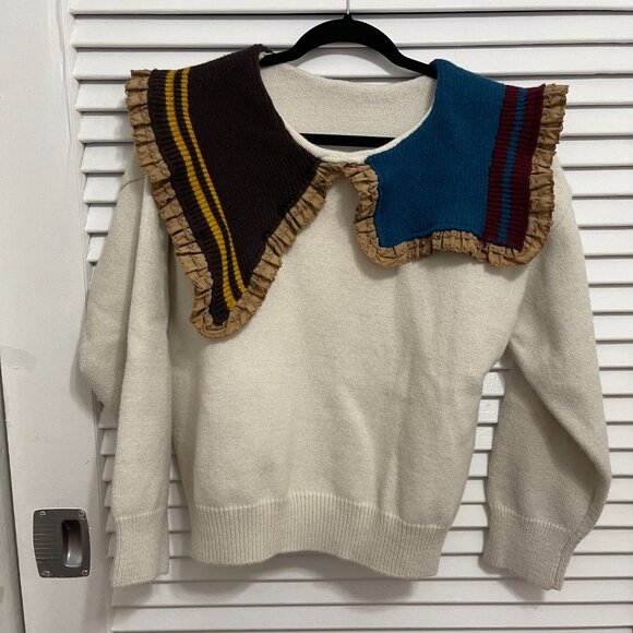 Cutest White peter pan collar sweater - Picture 2 of 2